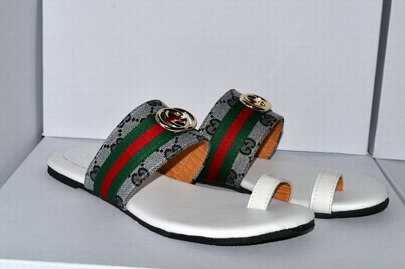Gucci Slippers Woman--120